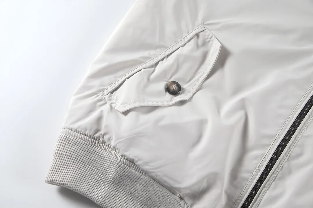 P316 Color: black/light card/off-white Size: S M L Customized two-color webbing strip on the back collar, with zippered side pockets inside ✅ - POLO brand zipper, genuine leather zipper piece, dark and light two-color buttons ✅ - RL25SS new jacket fabric is made of lightweight polyester fiber, windproof and waterproof, lighter, suitable for travel or daily outdoor sports, simple line design and wide and neat tailoring, unisex style for both men and women, good for commuting, classic and durable